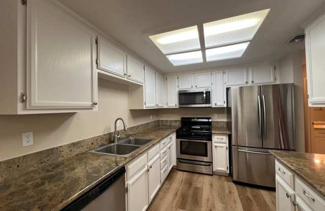 Beautiful 2 bed 2 bath in Loomis CA Gallery 1