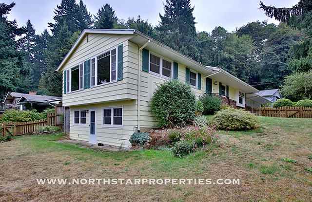 Great Lake Oswego Home Walking Distance to Everything - 1425 Cornell Street, Lake Oswego, OR 97034