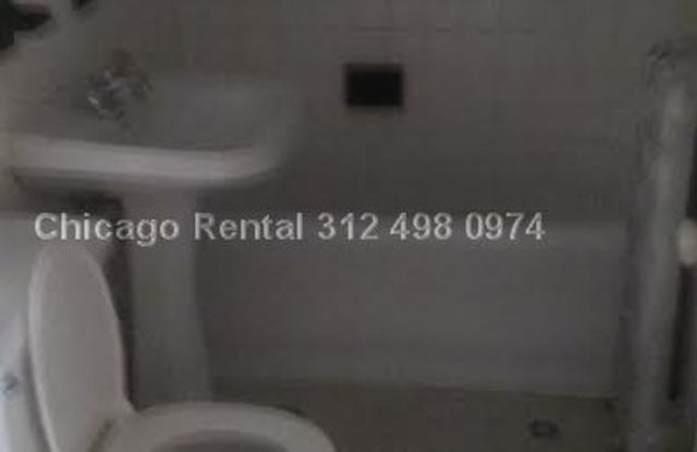 7443 N. Ridge Gallery 3