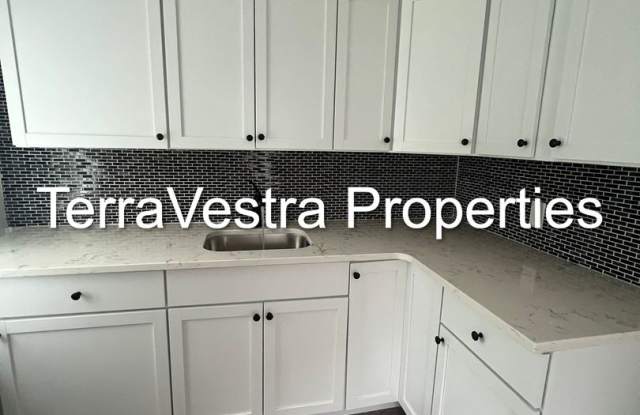 3 Bed Single Family in Salem. Eligible for $500 Security Deposit. photos photos