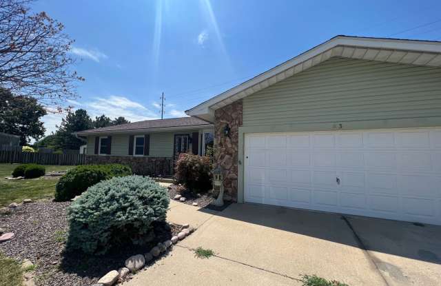 Coming soon! Spacious Updated 3 Bedroom 2 Full Bath with Plenty of Additional Space photos photos