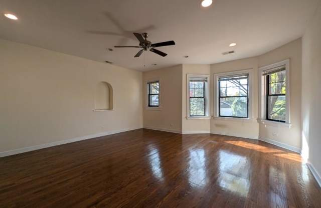 1821 West Leland photos photos