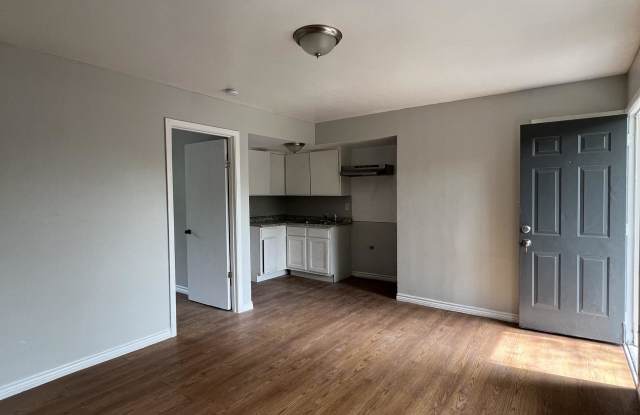 1723 West Mayfield Blvd - 5 Gallery 4
