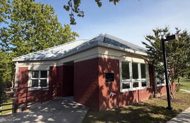 4315-4317 NORTHVIEW Drive Gallery 2