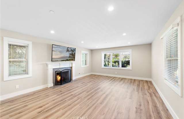 826 Cliff Drive Gallery 4