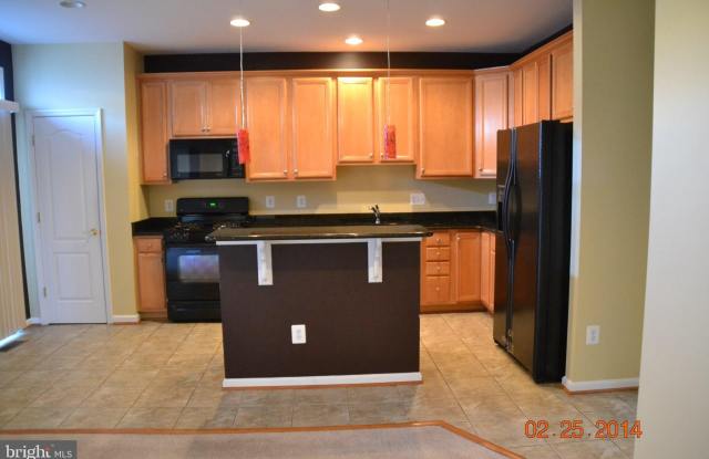 21958 WINDY OAKS Square Gallery 4