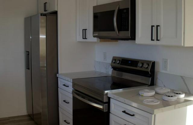 2 Bedrooms 2 full baths corner condo in National City. Gallery 1