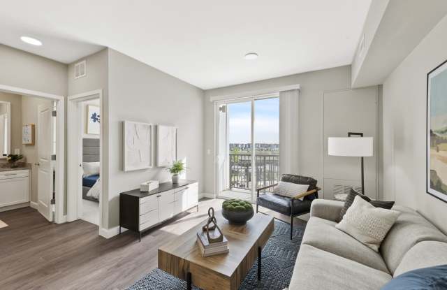 Avenida at Centerra Age 55+ Apartment Homes Gallery 4
