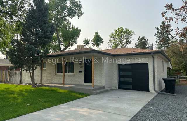 4 Bed/3 Bath, 2,318 Sqft - 3092 W Layton St Englewood, CO 80110 photos photos