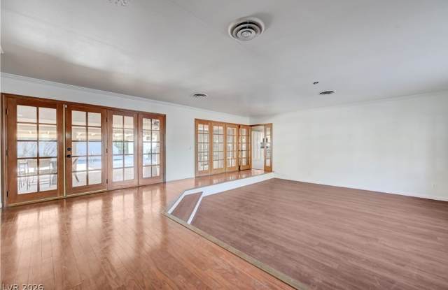 3689 N Rosecrest Circle Gallery 2