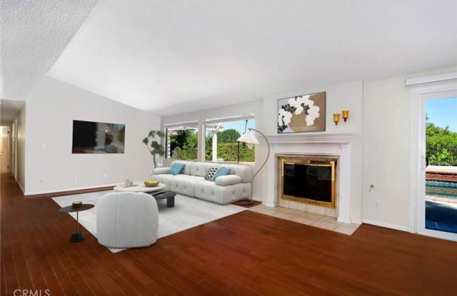 20715 Tiara Street Gallery 4