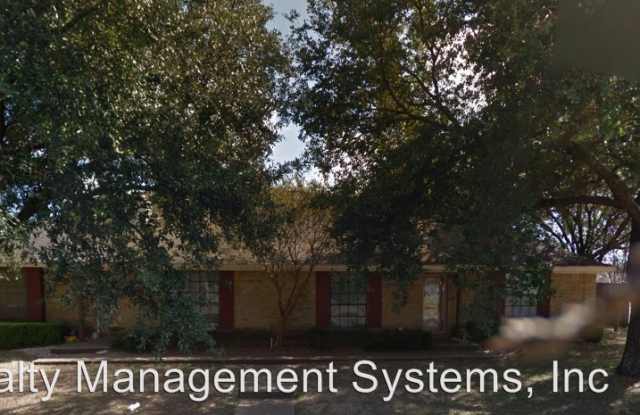 5812 Wilshire - 5812 Southwest Wilshire Boulevard, Burleson, TX 76058