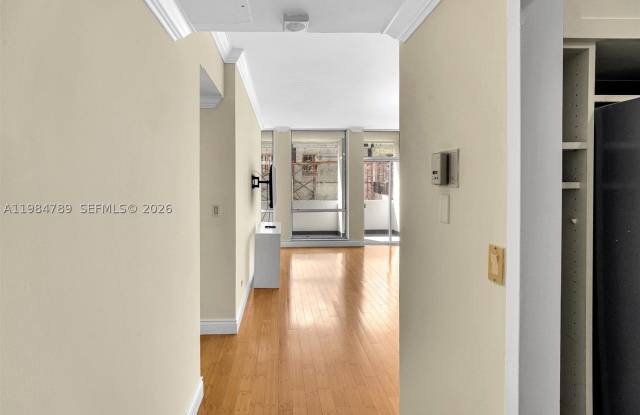 700 Biltmore Way Gallery 1
