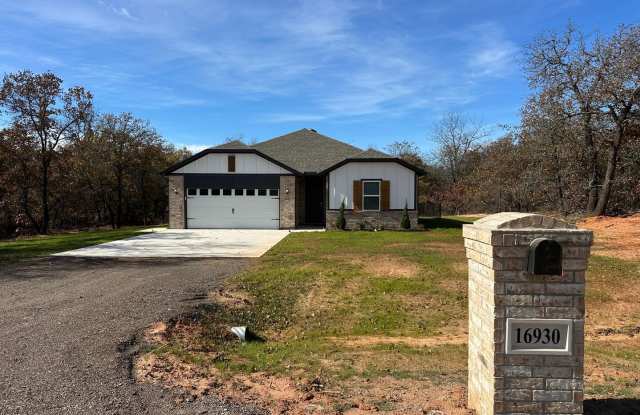 New Construction 3 Bedroom, 2 Bathroom on a 1.54 wooded acre lot! photos photos