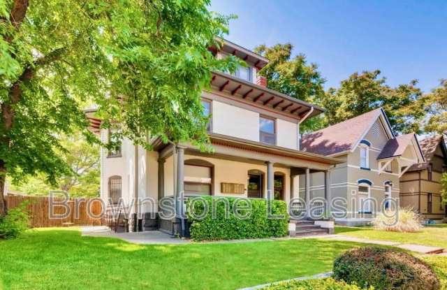 1135 N Corona St photos photos