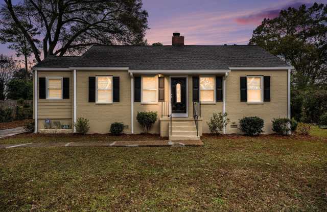 3 bedroom 2 Bath Decatur Bungalow - 3084 Leeland Road, Belvedere Park, GA 30032