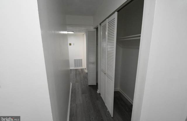 8459 GREENBELT Road Gallery 4