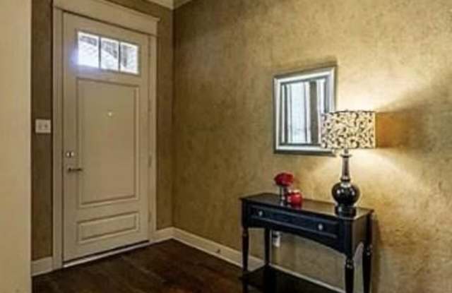 5249 Cornerwood Drive Gallery 3