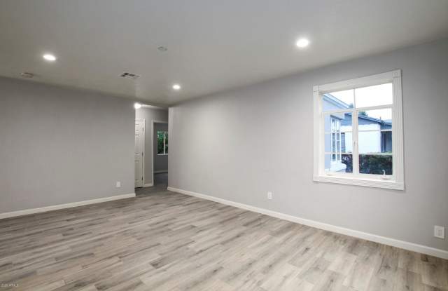 2006 N 17TH Avenue Gallery 2