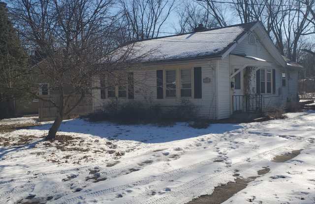 2 bd, 1 ba house in central west Columbia, wood floors, new paint, low traffic road photos photos