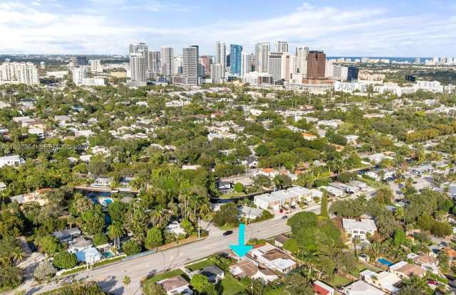 700 SW 12th St photos photos