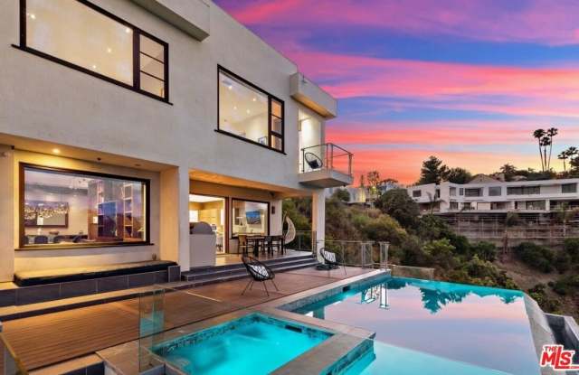 1018 Stradella Rd photos photos