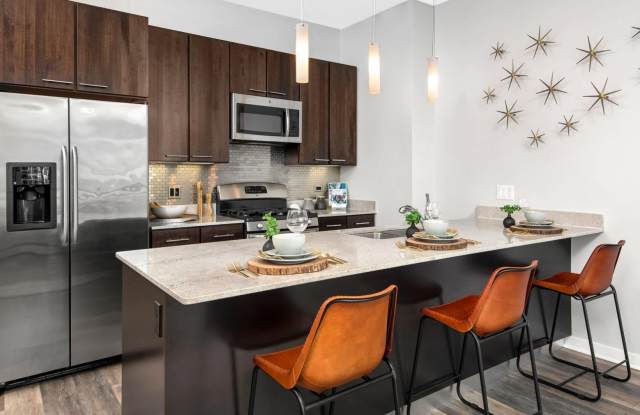 451 W Huron St photos photos
