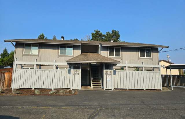 Upper Floor 2 Bedroom with Carport photos photos