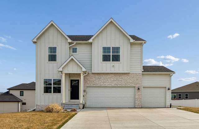 Spacious 4-Bedroom Home! photos photos
