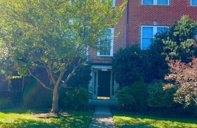 3870 CARRIAGE HILL Drive Gallery 1