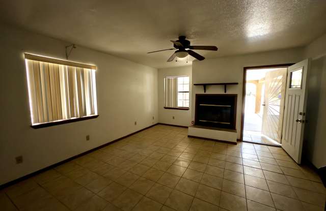 1633 Ebony Avenue - 1 Gallery 2