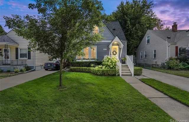 812 N Edison Avenue photos photos