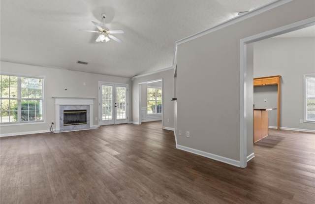 3160 Victoria Park Drive NE Gallery 4