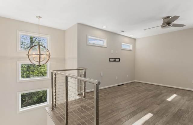 1206 DeKalb Avenue Northeast - 2 photos photos