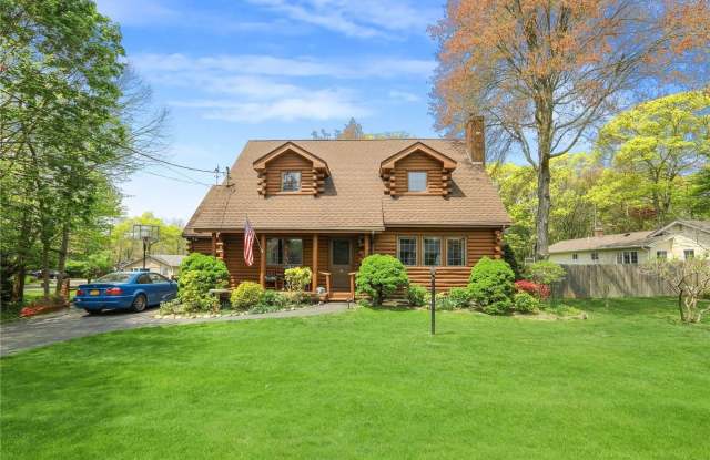 16 Roosevelt Boulevard - 16 Roosevelt Boulevard, East Patchogue, NY 11772