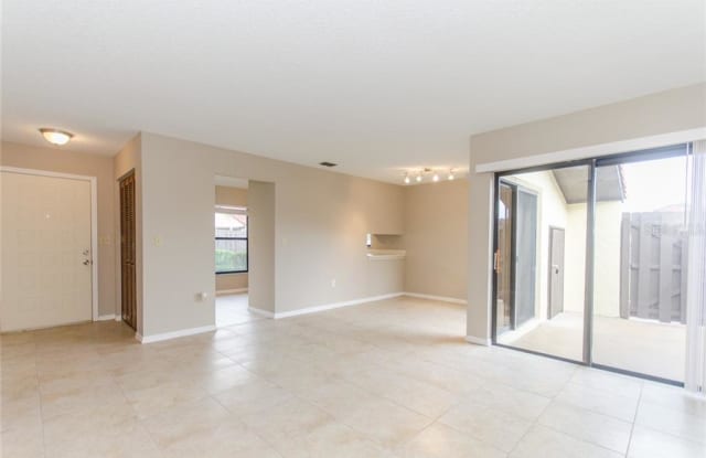472 HUNTER CIRCLE Gallery 4