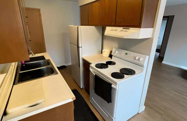 Available Now! - 1 Bed 1 Bath Apartment Gallery 4