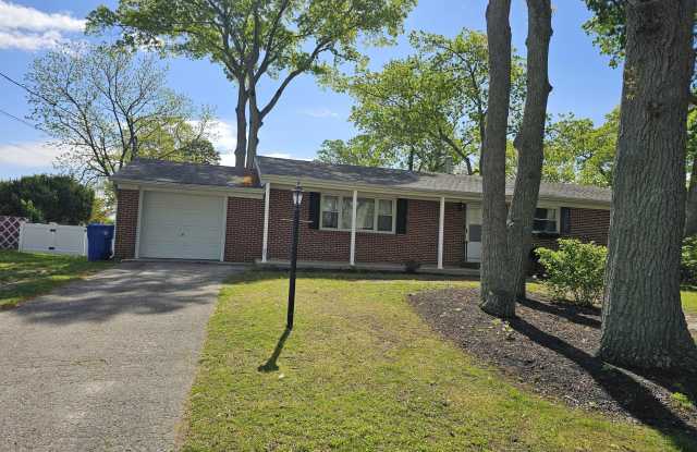 1825 Greenwood Road photos photos
