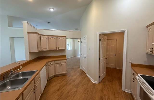 Charming 4-Bedroom, 2-Bath Home for Rent – Marion Oaks! photos photos