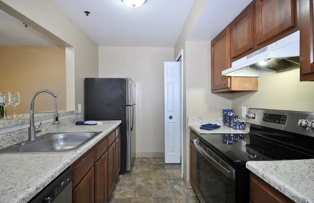 Woodcrest Apartments Gallery 3
