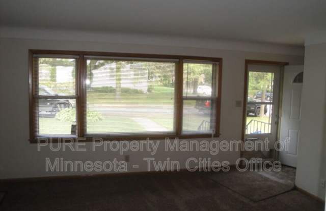 656 Iowa Ave W - 656 Iowa Avenue West, St. Paul, MN 55117