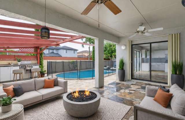 14011 SW 156th Ter photos photos