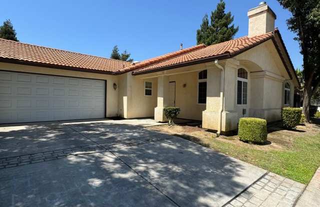 FOR RENT 3 Bed | 2 Bath | 1,646 sq ft – Gated Community photos photos