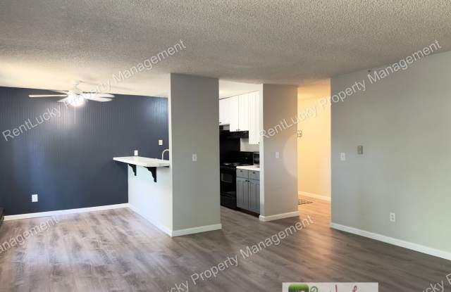 2 Bed, 1 Bath in Federal Way Available NOW! Utilities Included and Extra Storage~ Gallery 3