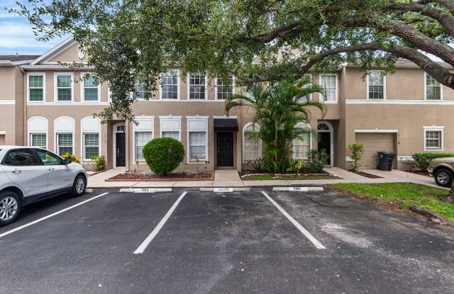 TAMPA TOWNHOME IN GATED COMMUNITY! Gallery 1
