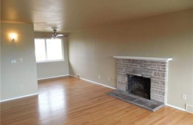 11035 Cornell Ave. South Gallery 4