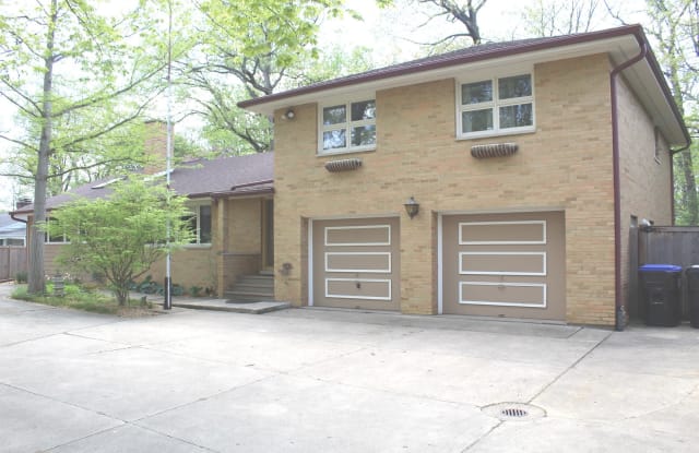391 S Saint Marys Road - 391 S Saint Marys Rd, Green Oaks, IL 60048