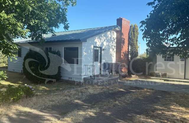 Two Bedroom, One Bathroom house in Milton-Freewater Countryside photos photos