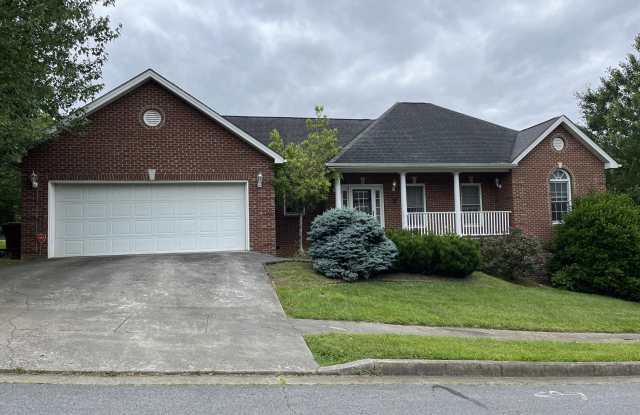 2 Larchmont Ln - 2 Larchmont Lane, Johnson City, TN 37604