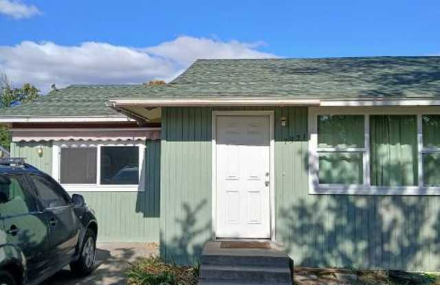7921 East Desmet Avenue Gallery 1